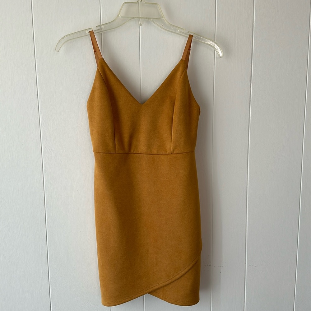 Blue Blush Suede yellow orange. Fits like 0P.